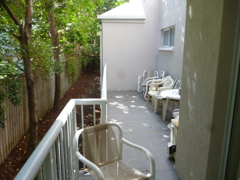 25 Markwell Avenue, Surfers Paradise QLD 4217