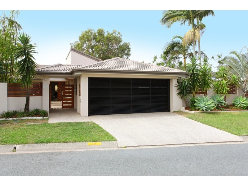 23 Tosti  Street, Sorrento QLD 4217