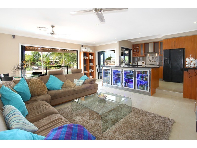 23 Tosti  Street, Sorrento QLD 4217