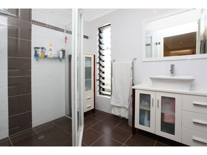 23 Tosti  Street, Sorrento QLD 4217