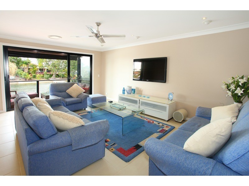 23 Tosti  Street, Sorrento QLD 4217