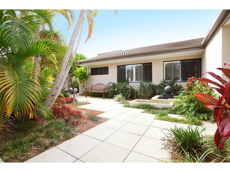 23 Tosti  Street, Sorrento QLD 4217