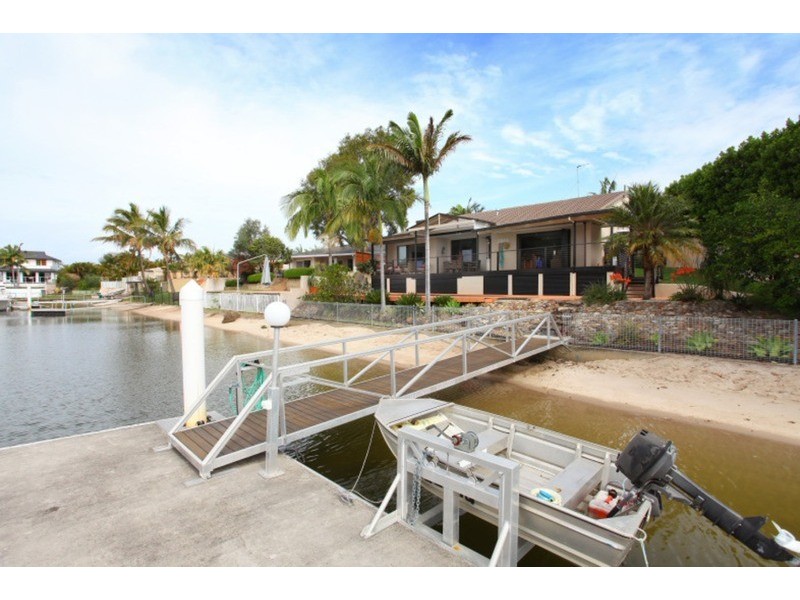 23 Tosti  Street, Sorrento QLD 4217