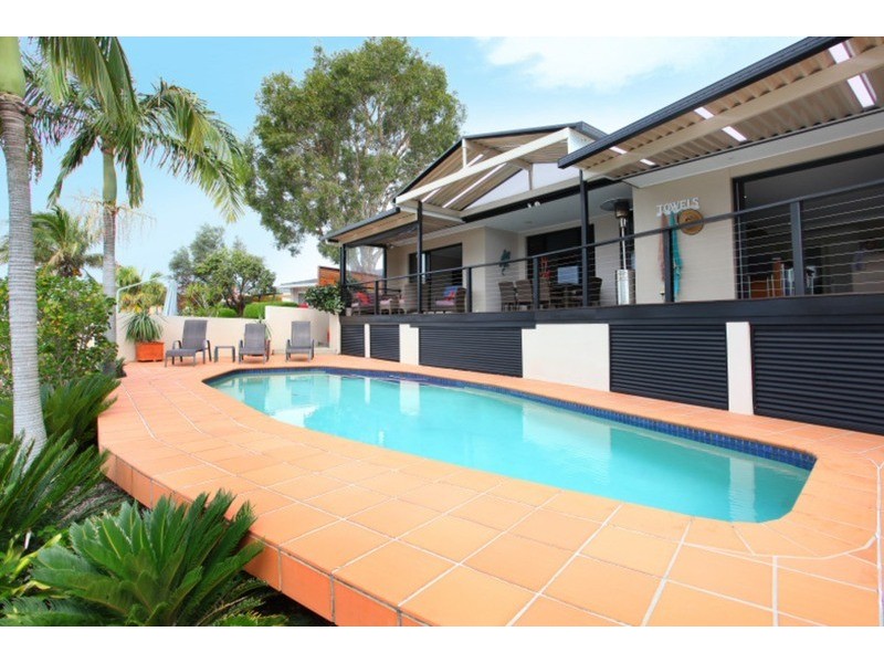 23 Tosti  Street, Sorrento QLD 4217