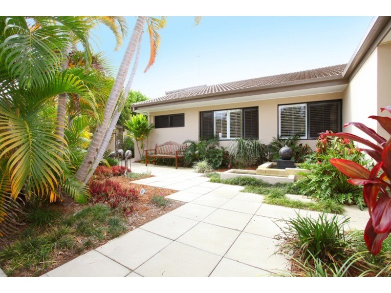 23 Tosti  Street, Sorrento QLD 4217