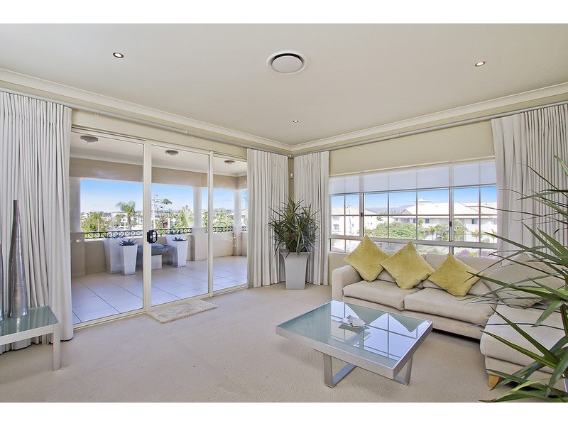 7/2363 Gold Coast Highway, Mermaid Beach QLD 4218