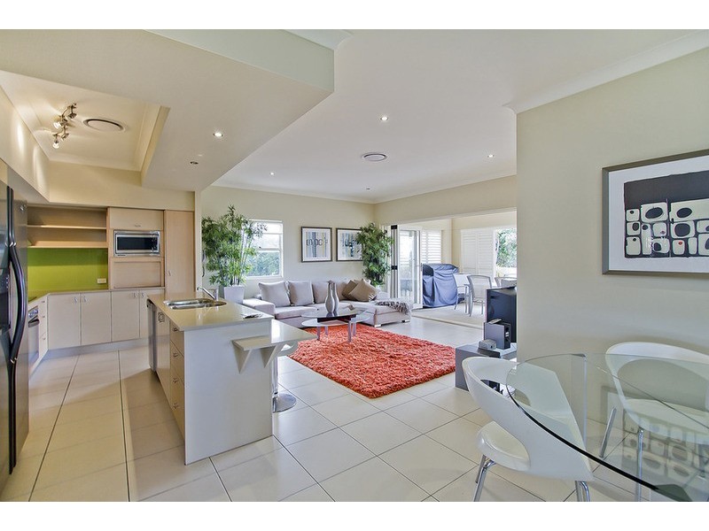 7/2363 Gold Coast Highway, Mermaid Beach QLD 4218