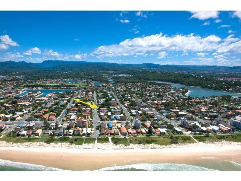 25 Twenty Fifth  Avenue, Palm Beach QLD 4221