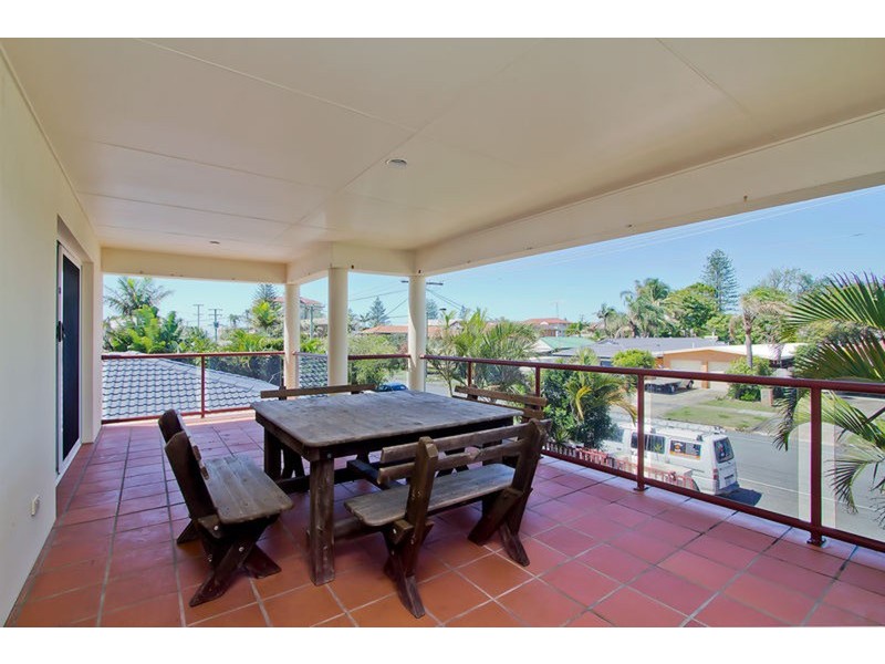 25 Twenty Fifth  Avenue, Palm Beach QLD 4221