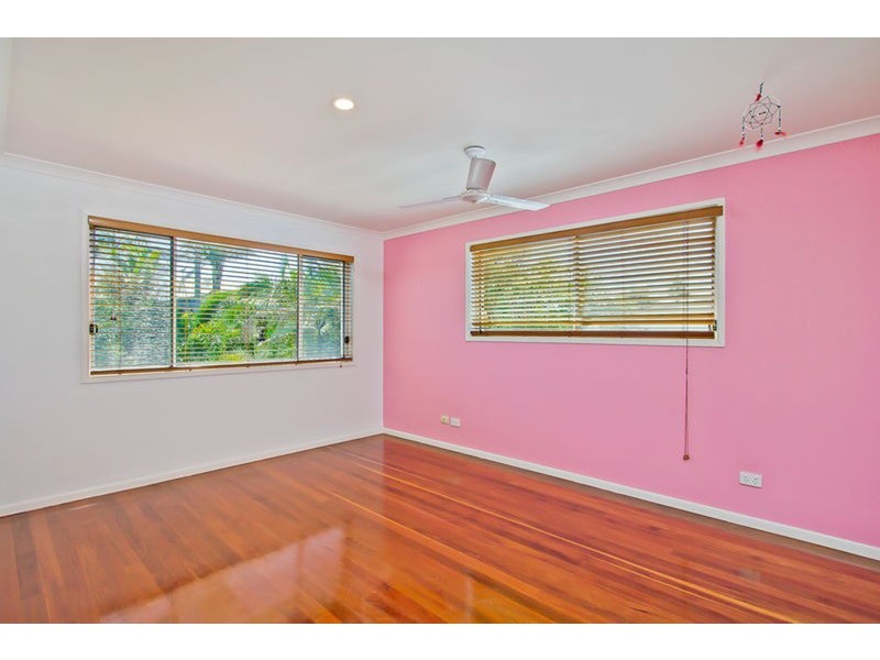 25 Twenty Fifth  Avenue, Palm Beach QLD 4221