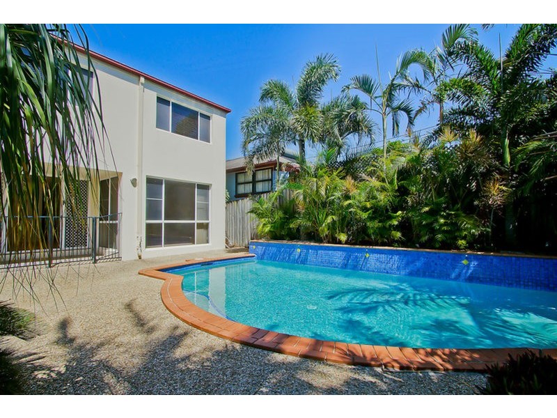 25 Twenty Fifth  Avenue, Palm Beach QLD 4221