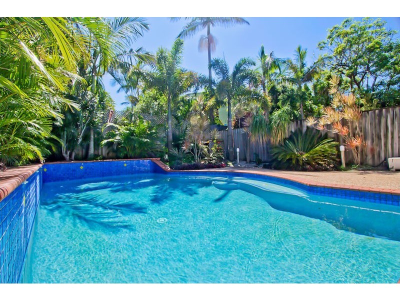25 Twenty Fifth  Avenue, Palm Beach QLD 4221