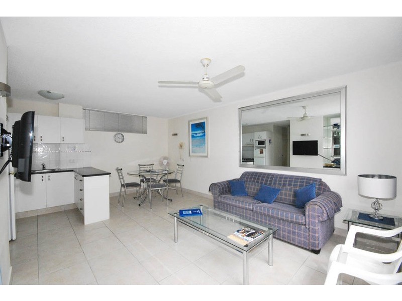2 Ocean  Avenue, Surfers Paradise QLD 4217