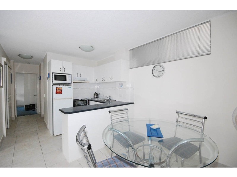 2 Ocean  Avenue, Surfers Paradise QLD 4217