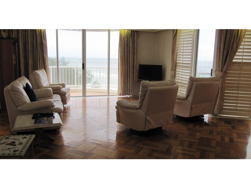 2 View Avenue, Surfers Paradise QLD 4217