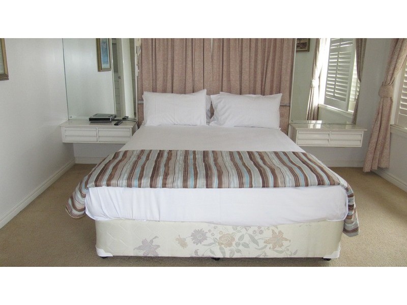 2 View Avenue, Surfers Paradise QLD 4217