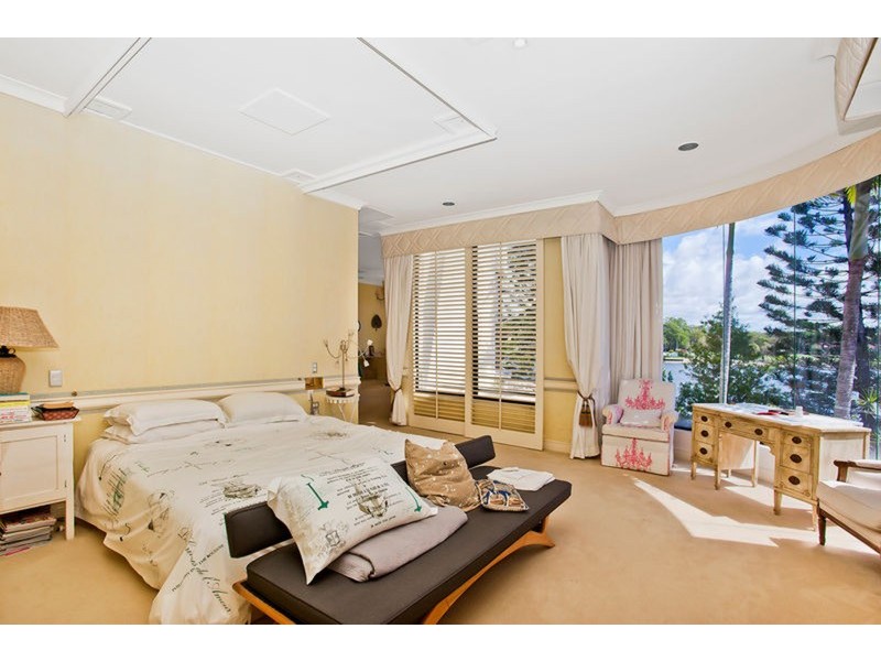 121 – 123 Commodore Drive, Paradise Waters QLD 4217