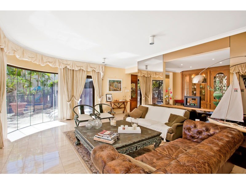 121 – 123 Commodore Drive, Paradise Waters QLD 4217