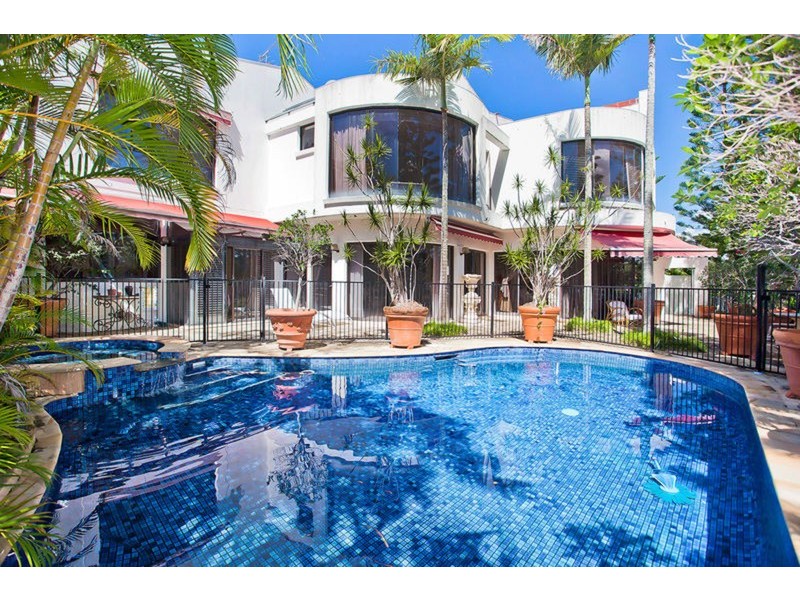 121 – 123 Commodore Drive, Paradise Waters QLD 4217