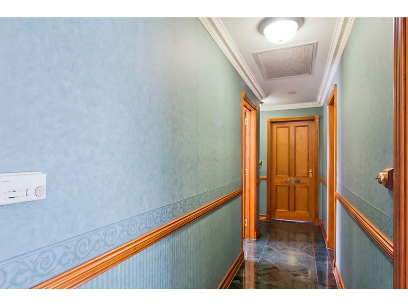 82 Ferny Avenue, Surfers Paradise QLD 4217