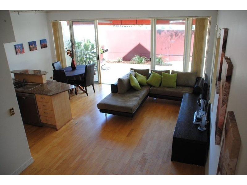 103 Salerno Street, Isle Of Capri QLD 4217