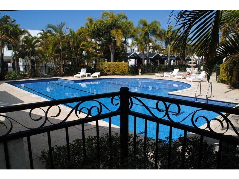 103 Salerno Street, Isle Of Capri QLD 4217