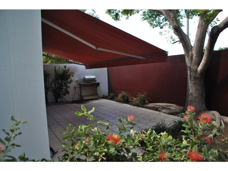 103 Salerno Street, Isle Of Capri QLD 4217