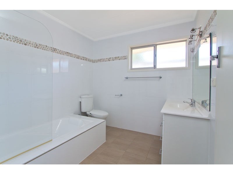 175 Stanhill Drive, Chevron Island QLD 4217