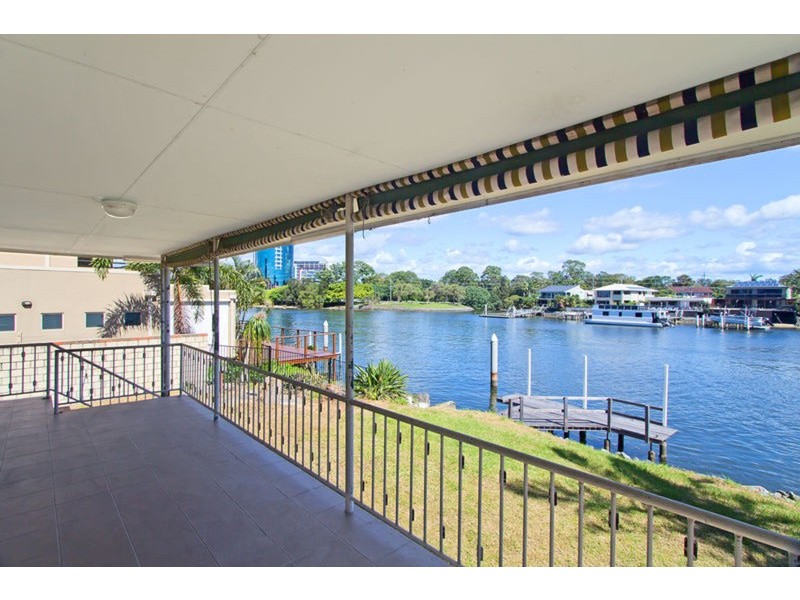 175 Stanhill Drive, Chevron Island QLD 4217