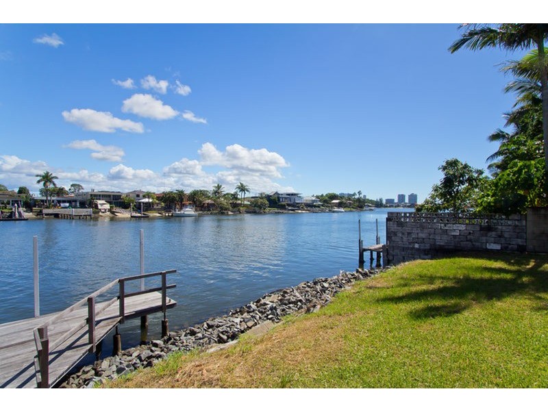 175 Stanhill Drive, Chevron Island QLD 4217