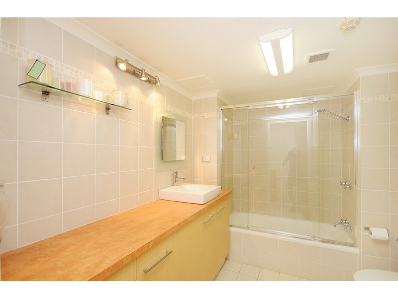 ‘Aristocrat’ 19 Aubrey Street, Surfers Paradise QLD 4217