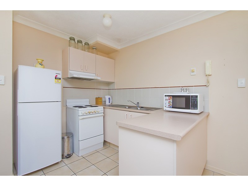 9/25 Darrambal Street, Chevron Island QLD 4217