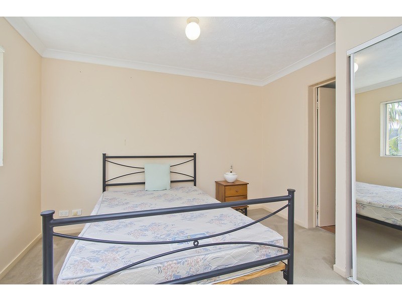 9/25 Darrambal Street, Chevron Island QLD 4217