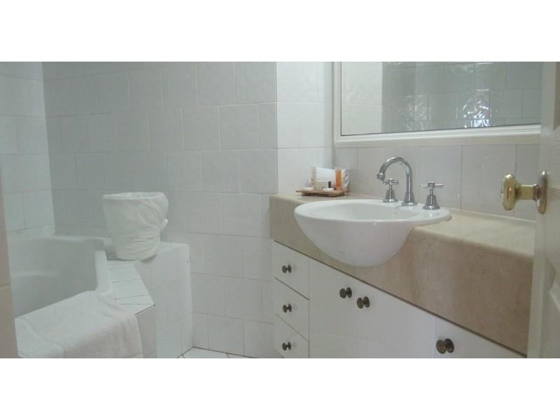 ‘Moroccan’ 7 Elkhorn Avenue, Surfers Paradise QLD 4217