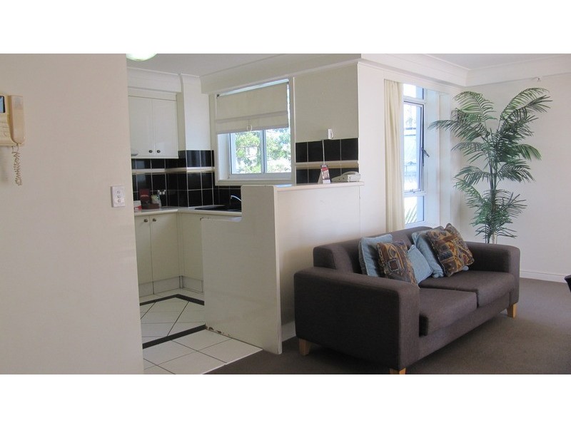 ‘Moroccan’ 7 Elkhorn Avenue, Surfers Paradise QLD 4217