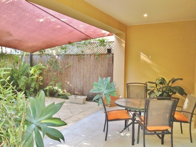 Chevron Island QLD 4217