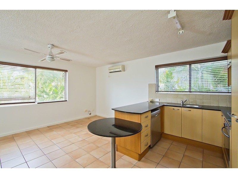 1/22 Leonard  Avenue, Surfers Paradise QLD 4217