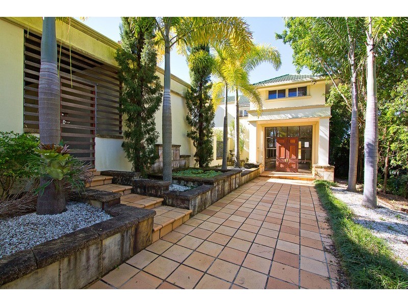 16 Maxwell Brown Drive, Southport QLD 4215