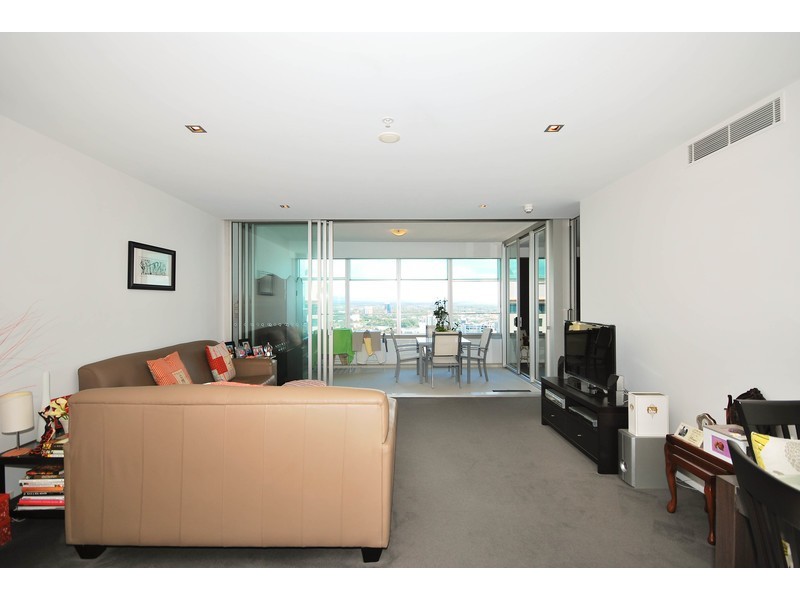 9 Hamilton Avenue, Surfers Paradise QLD 4217