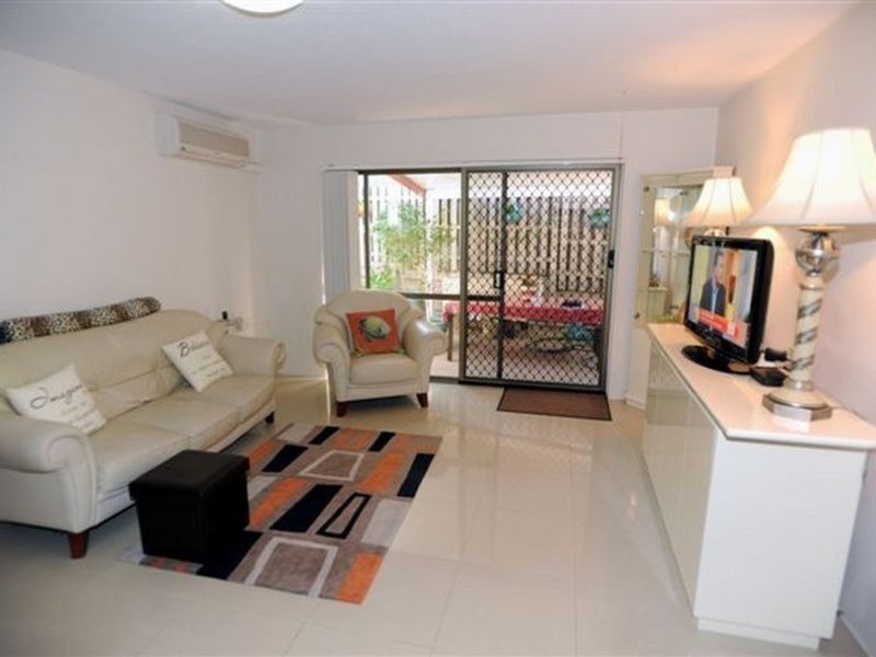 5 Jubilee  Avenue, Broadbeach QLD 4218