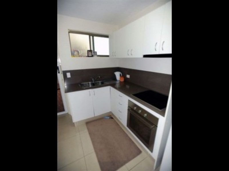 5 Jubilee  Avenue, Broadbeach QLD 4218