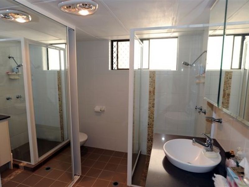 5 Jubilee  Avenue, Broadbeach QLD 4218