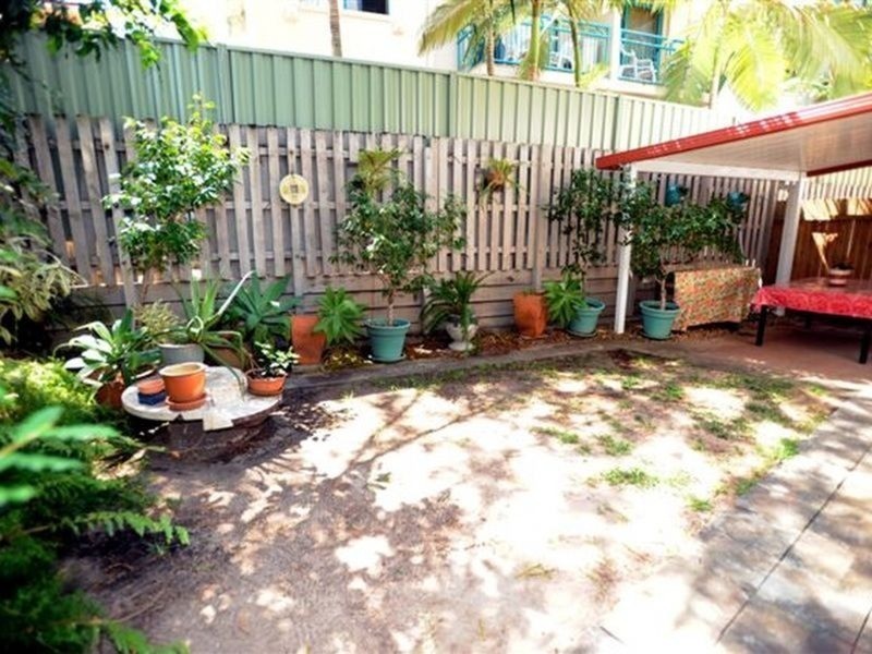 5 Jubilee  Avenue, Broadbeach QLD 4218