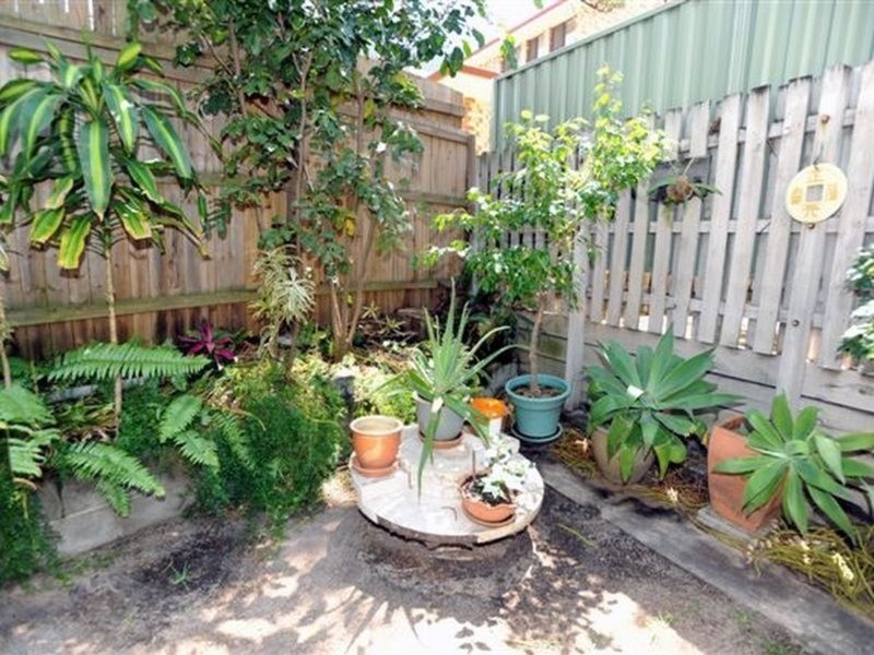 5 Jubilee  Avenue, Broadbeach QLD 4218