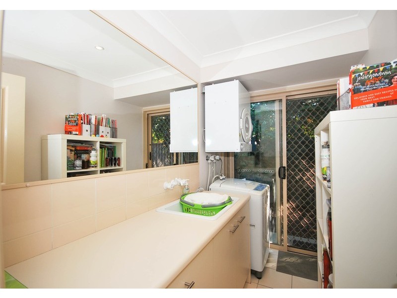Chevron Island QLD 4217