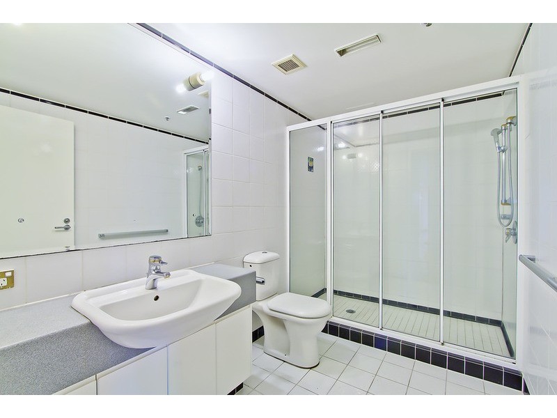 ‘Grand Mariner’ 12 Commodore Drive, Paradise Waters QLD 4217