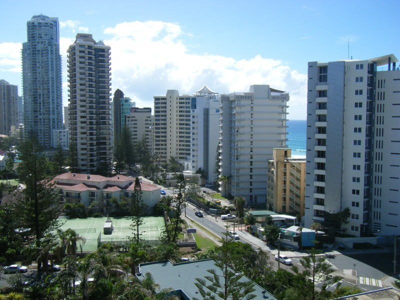 Surfers Beachside/10 Vista Street, Surfers Paradise QLD 4217