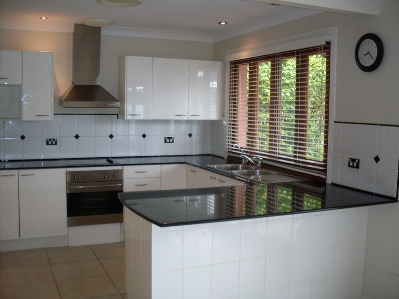 12 Beverley Crescent, Broadbeach Waters QLD 4218