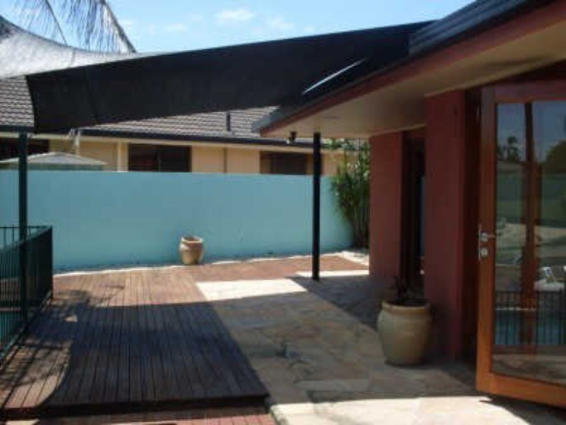 12 Beverley Crescent, Broadbeach Waters QLD 4218