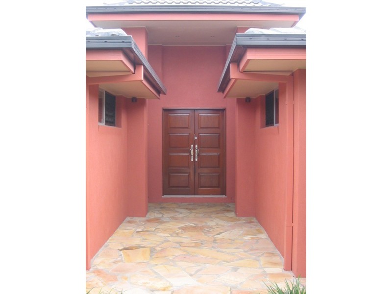 12 Beverley Crescent, Broadbeach Waters QLD 4218